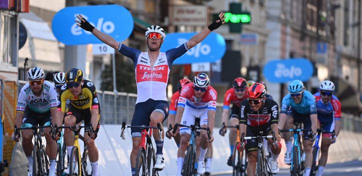 Stuyven sorprende a los favoritos en la Milán-Sanremo