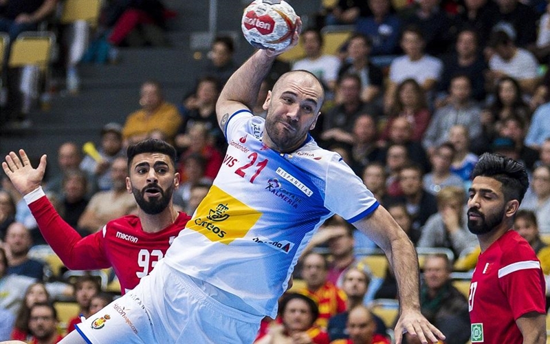 España sudó para doblegar a Barhein en su debut en el Mundial 2019