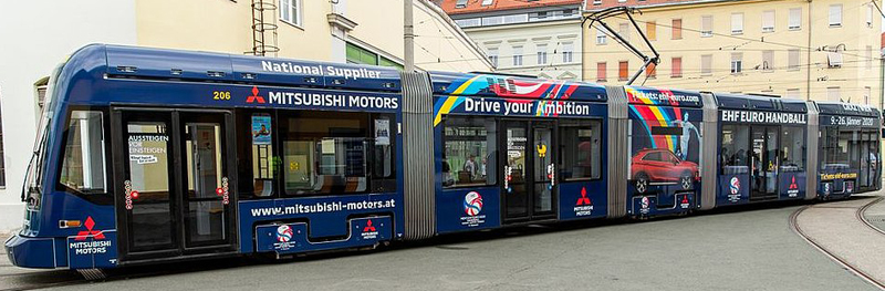 Un tranvía promociona el Europeo Masculino 2020 en la ciudad de Graz