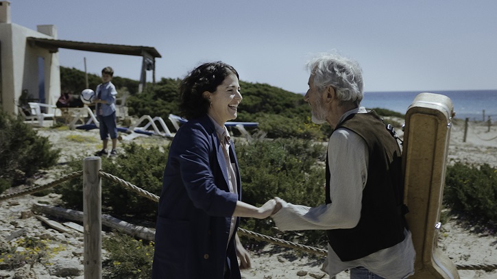 Nora Navas y José Sacristán | ‘Formentera Lady’: Pau Durà debuta con un José Sacristán hippie