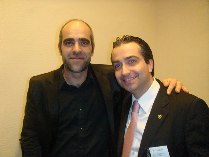 El actor Luis Tosar junto al crítico de cine José Luis Panero | Benito Zambrano rueda en Granada ‘Intemperie’ junto a Luis Tosar 