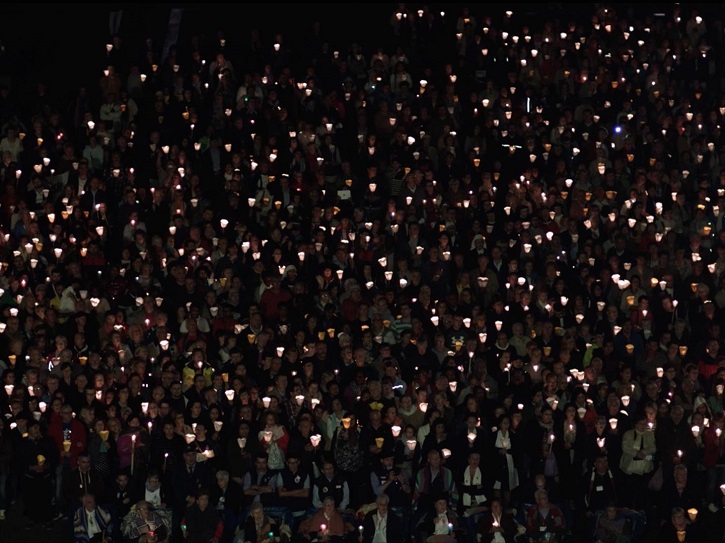 Procesión de las antorchas en Lourdes | Entrevista a Maider Fernández ('Las letras de Jordi'): "Filmar es violento"