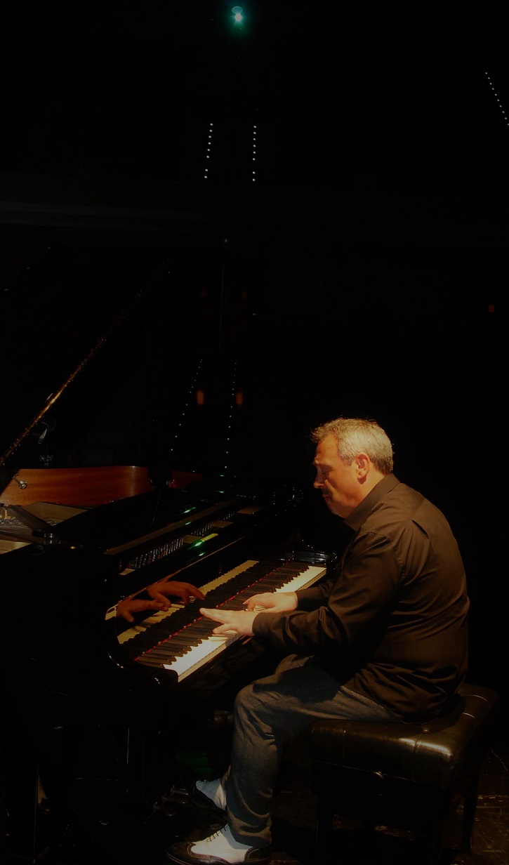 Entrevista al pianista Jorge Gil Zulueta: “El silencio también es música”