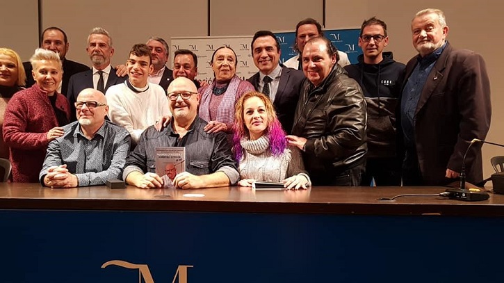 Presentación en Málaga, junto al autor, Betty Missiego, Antonio Montiel, Pareja Obregón, etc... | Hoy se presenta en SGAE la biografía del cómico gaditano Manolo Medina