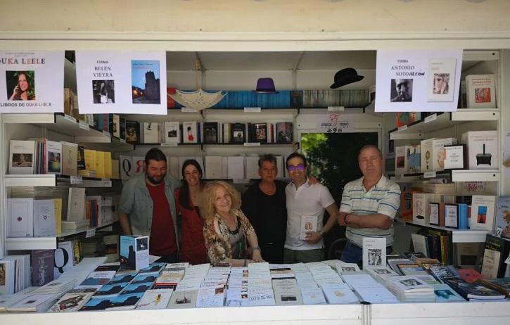 Caseta de Huerga y Fierro en la Feria del Libro de Madrid 2022 | ‘Correspondencia’: Poemas sin destinatario buscan el camino de la verdad