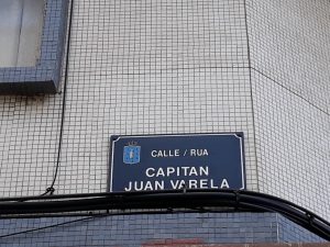 Placa de Capitán Juan Varela