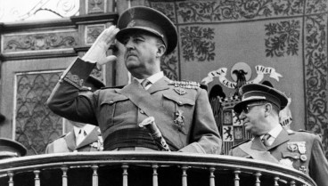 El franquismo prohibió el LinkedIn de la época y cambió para siempre cómo conseguir trabajo: «Hubo tales abusos»
