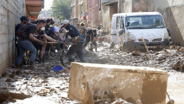 Unos hijos salvan a su padre, vecino de Aldaia, de las inundaciones y alucinan por lo que les dice al salir de casa, entre lo mejor de la temporada