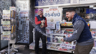 Ana, ganadora del Gordo de Navidad: «Hacienda te ingresa el premio con los impuestos cobrados»