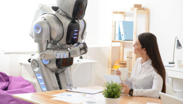 Plancha, pone la lavadora y limpia la casa: el robot humanoide que va a revolucionar las tareas del hogar
