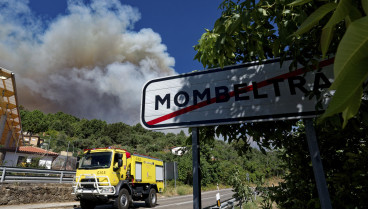 Alerta en estos municipios de Ávila por posible descontrol del incendio forestal: «A 11 kilómetros en línea recta»