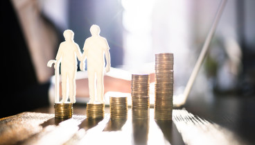 Un economista advierte de una «señal de alarma» en el sistema de pensiones: relacionada con el salario medio en España
