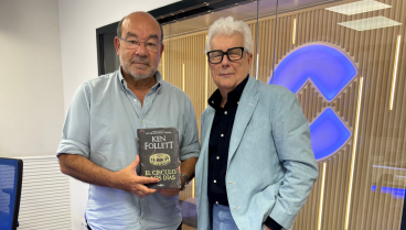Ken Follett: «La protagonista de mi libro tiene carisma como Putin o Trump, se puede usar para el bien o el mal, y Joya lo utiliza para algo bueno»
