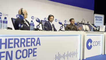 Boluda, clave y fundamental en el puerto de Cádiz para que los grandes buques atraquen de forma segura