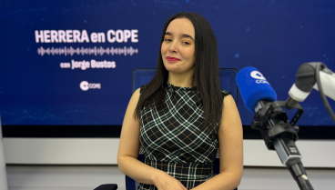Ana Velasco, historiadora: «La Puerta del Sol se llama así porque en la muralla, entrada desde Guadalajara a Madrid, los cuarteles estaban vinculados al este, a la salida del sol»