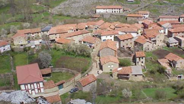 Una vecina de un pueblo de León corta un cable y cambia la vida de todos: «Salieron los propietarios de la casa»