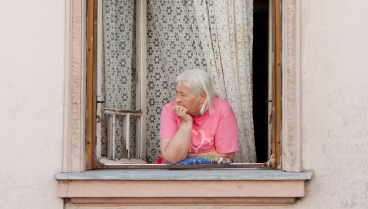 Ana María: «Cada vez que lo veo aparcado bajo la persiana de mi cocina porque en la puerta de mi casa me aparcan un coche con un ataúd encima y me da mucho yuyu»