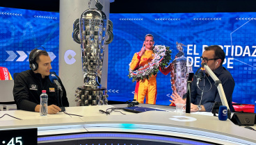 Álex Palou, en El Partidazo de COPE junto al mítico trofeo de las 500 Millas de Indianápolis: «Tendría que llegarme una oferta muy buena de la F1 para pensármelo»