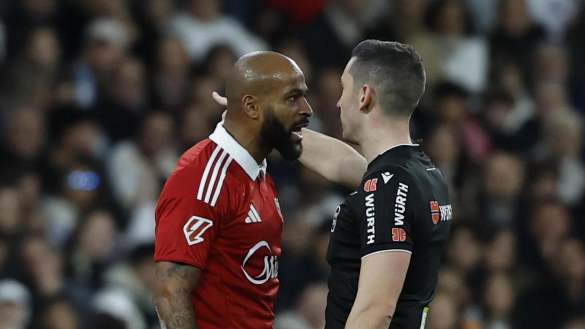 Durísima sanción a Marcao tras su expulsión en el Bernabéu: No volverá a jugar hasta mediados de febrero