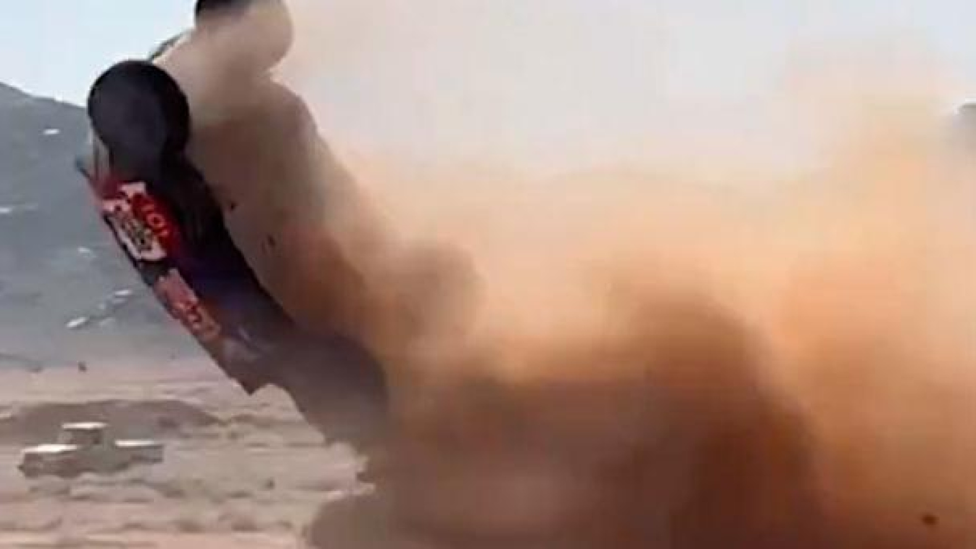 Aparatoso accidente de Jesús Calleja en el Dakar