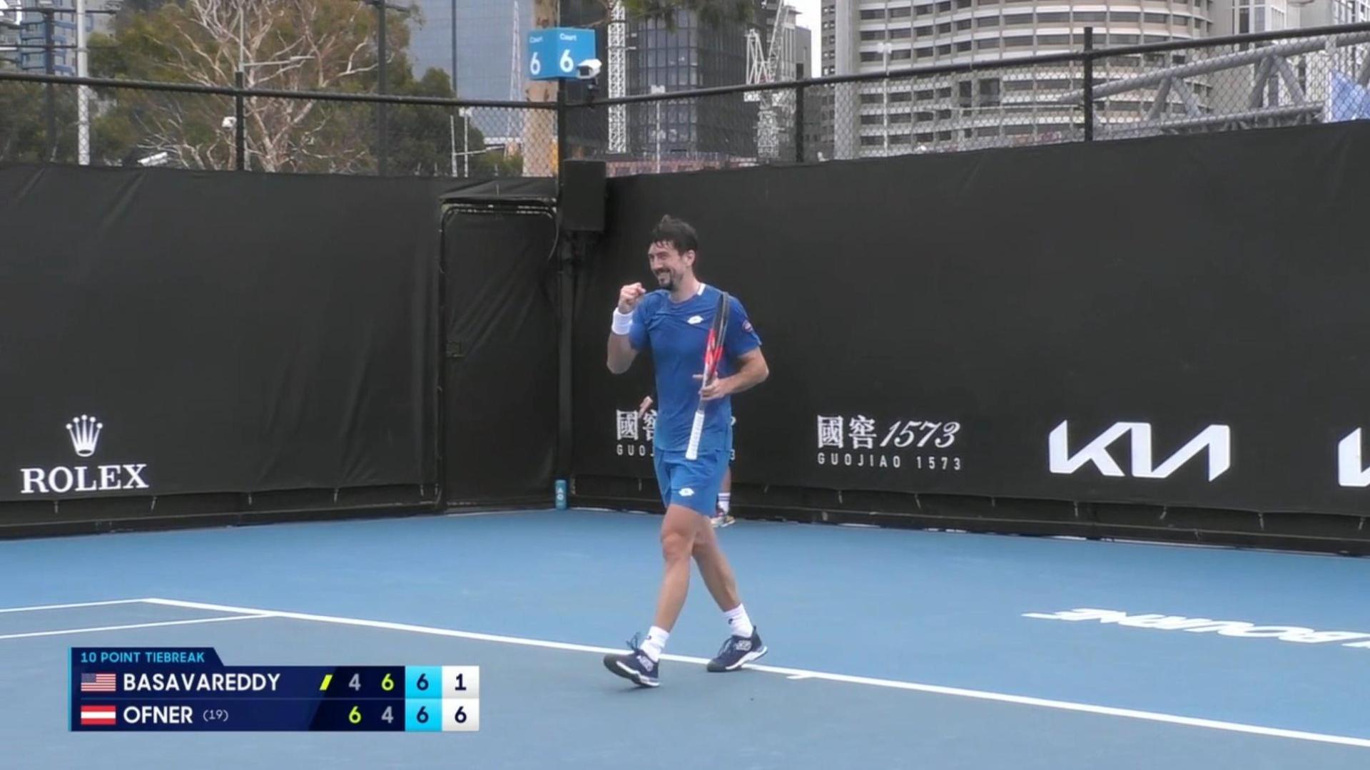 Ridículo viral en el Open de Australia: Celebra la victoria sin acordarse de las reglas y acaba perdiendo el partido