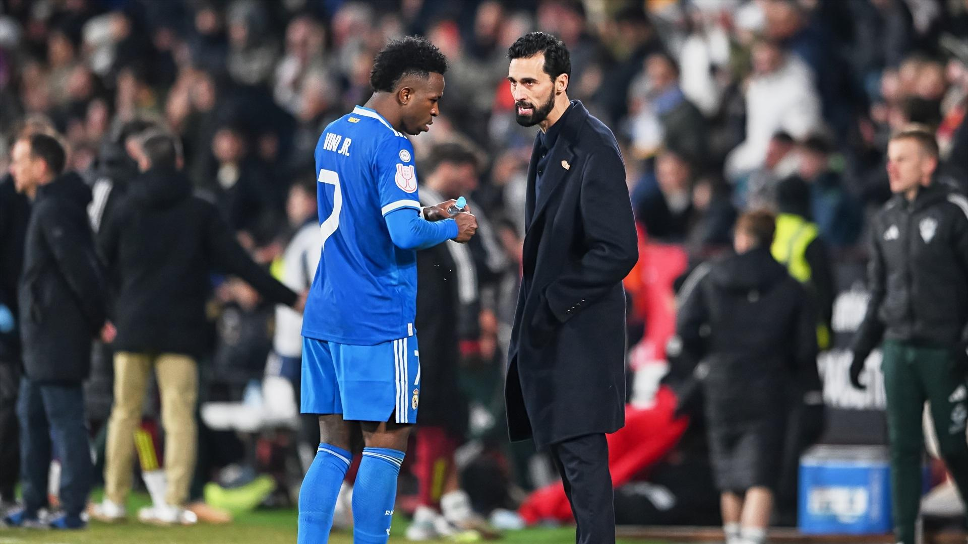 La frase de Arbeloa sobre Vinicius que ha abierto el debate en la afición del Real Madrid: "Ha querido estar aquí y jugar todos los minutos para ayudar al equipo"