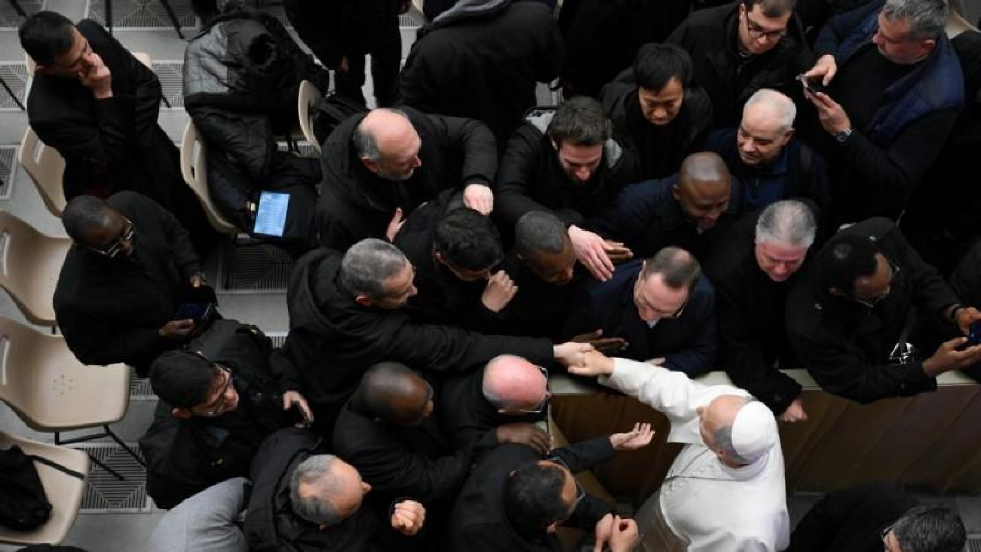 Lo urgente es volver a anunciar el Evangelio