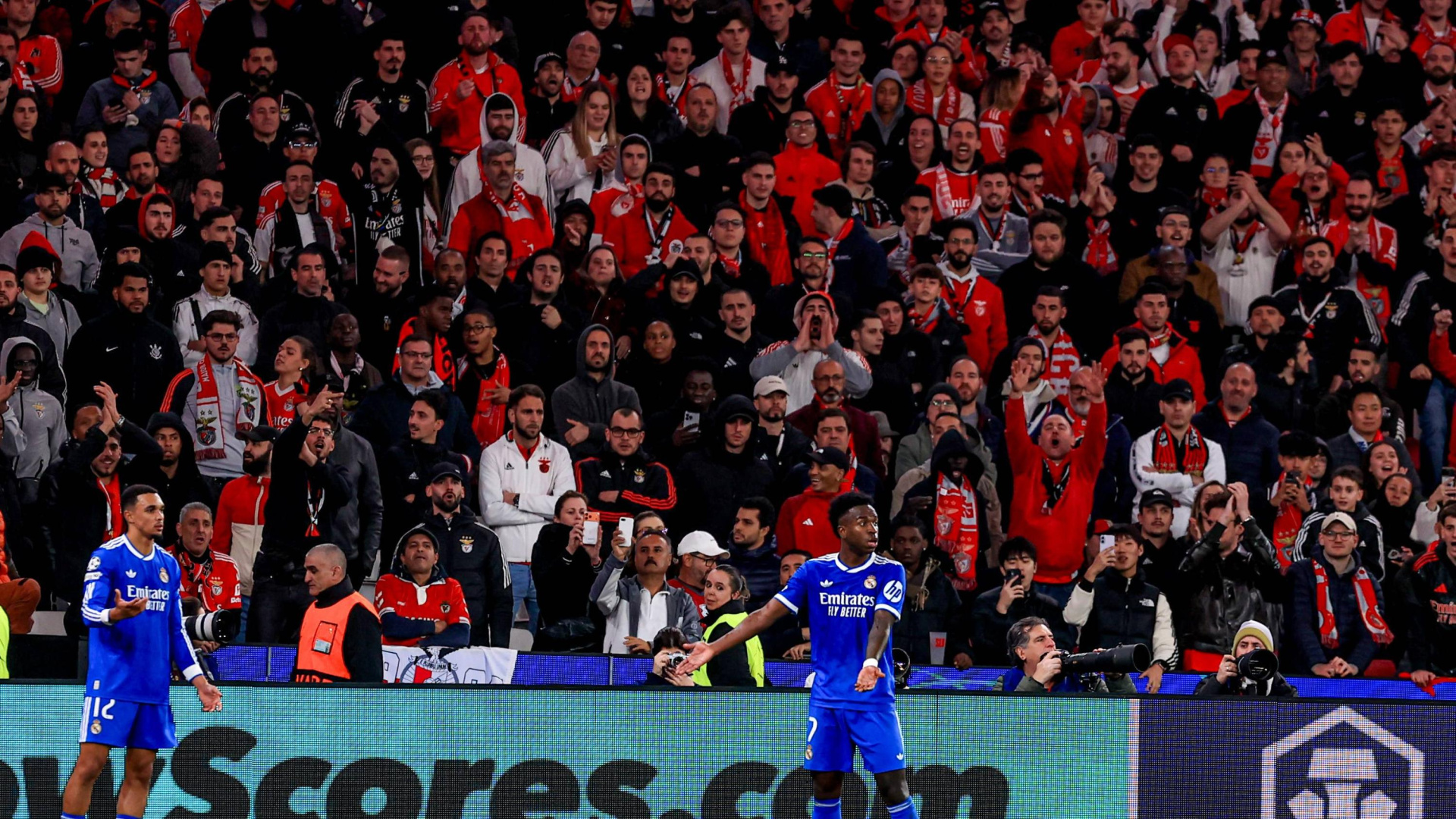 El Benfica retira los abonos a cinco socios por comportamiento racista durante el duelo contra el Real Madrid