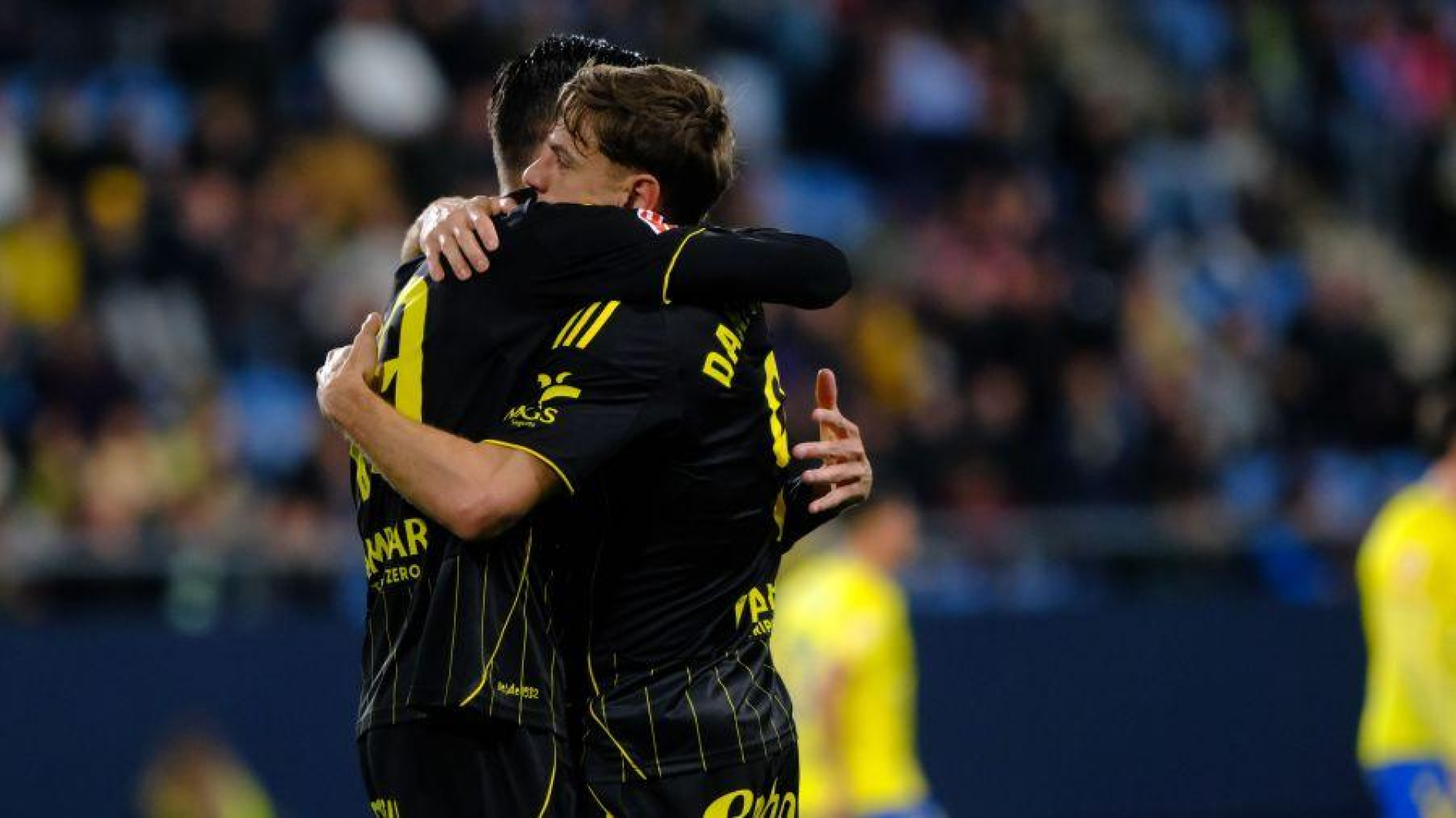 El Zaragoza vuelve a ganar siete partidos después y deja tocado al Cádiz