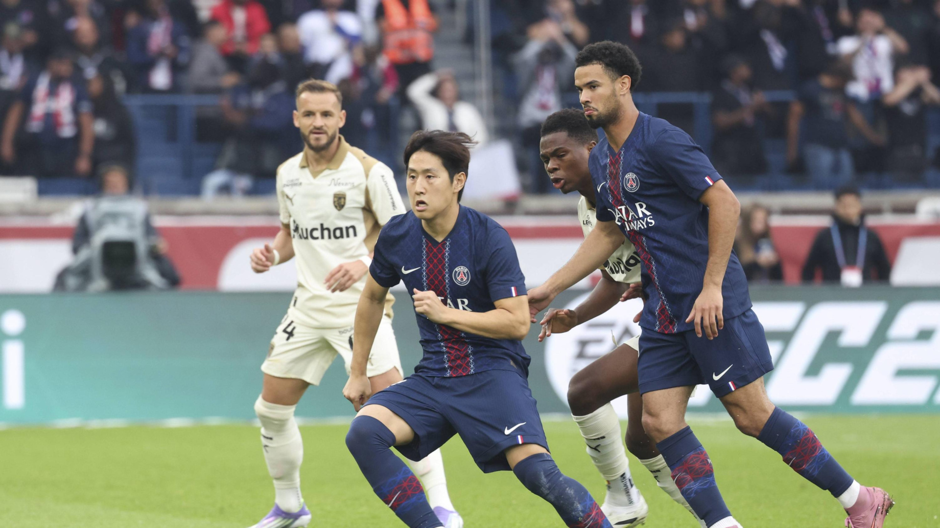 Polémica en Francia por el aplazamiento del Lens - PSG