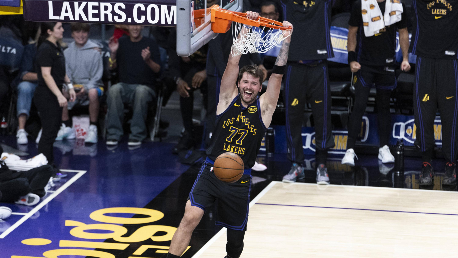 Doncic se pone en 15.000 y la familia Antetokounmpo hace historia