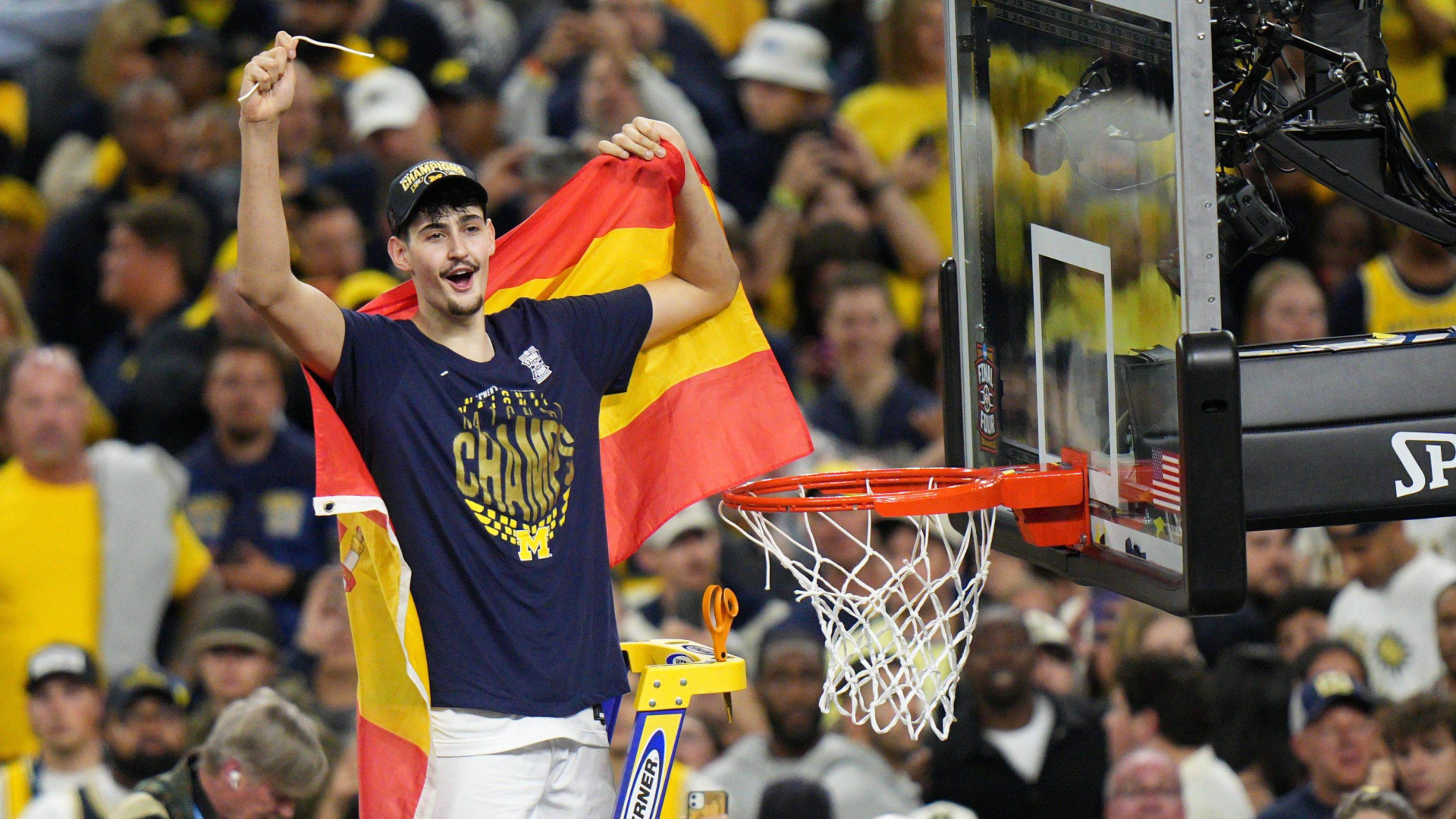 Aday Mara entra en la historia de la NCAA y presenta su candidatura a la NBA