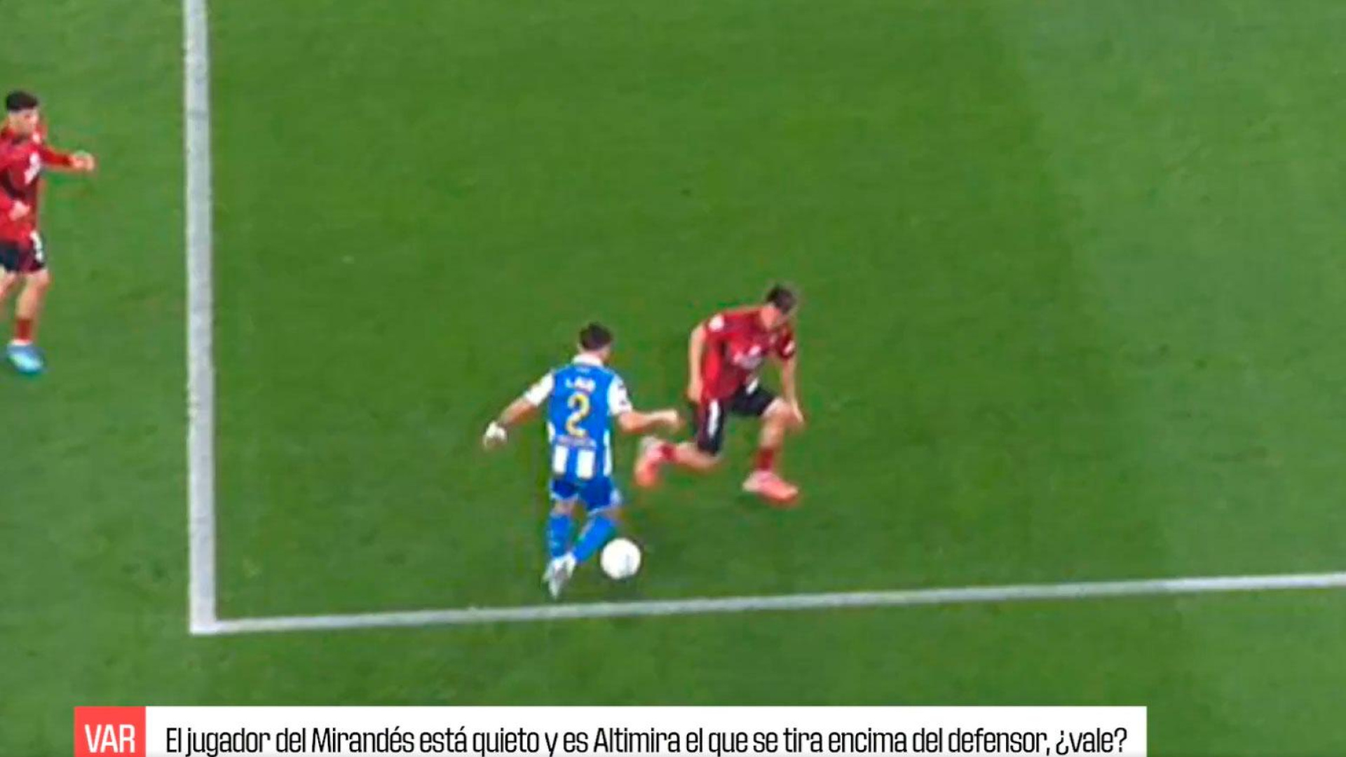 El audio del polémico penalti a favor del Dépor ante el Mirandés: "En el momento del regate de Alti, el jugador del Mirandés está quieto y es Altimira el que se tira sobre el defensor"