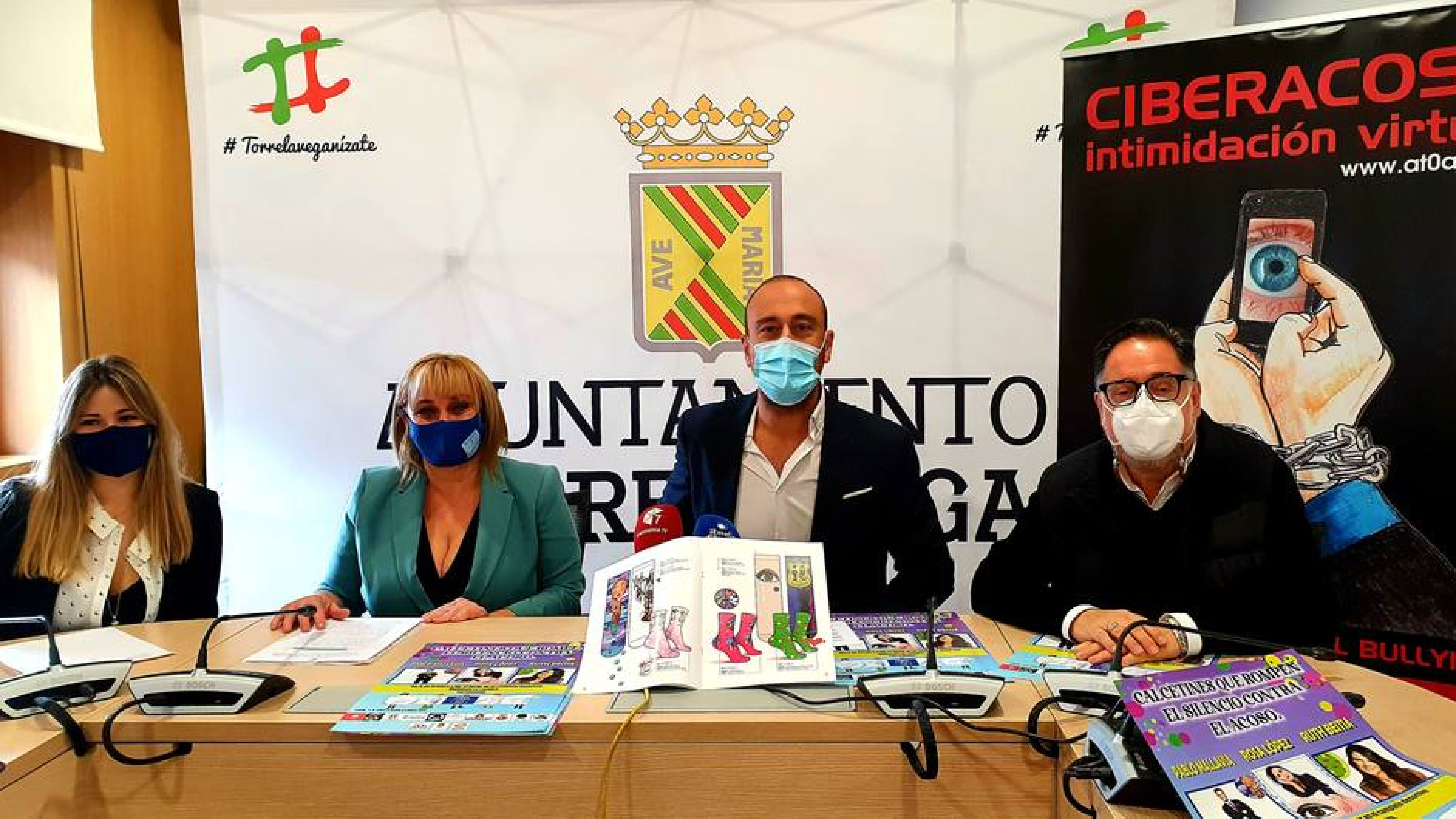 Presentado el proyecto "Calcetines Solidarios" para concienciar sobre el acoso escolar