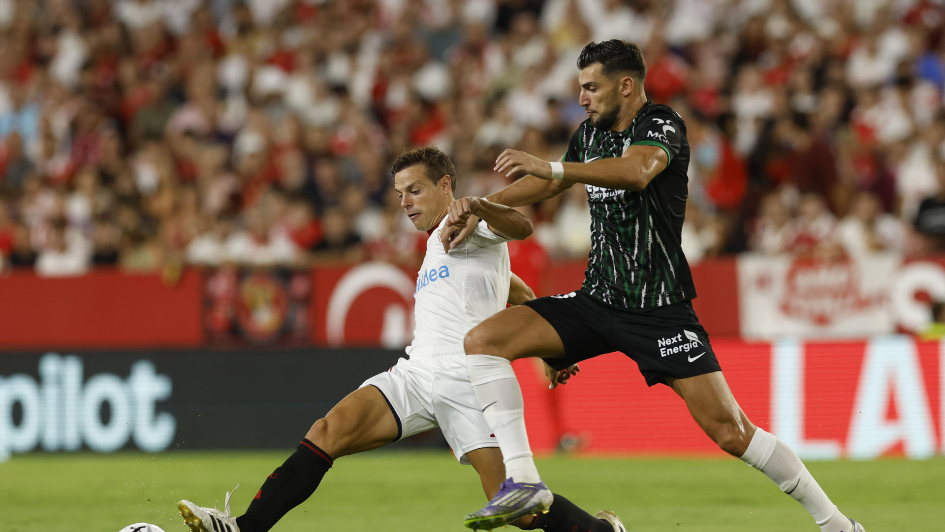 Azpilicueta se aleja del derbi