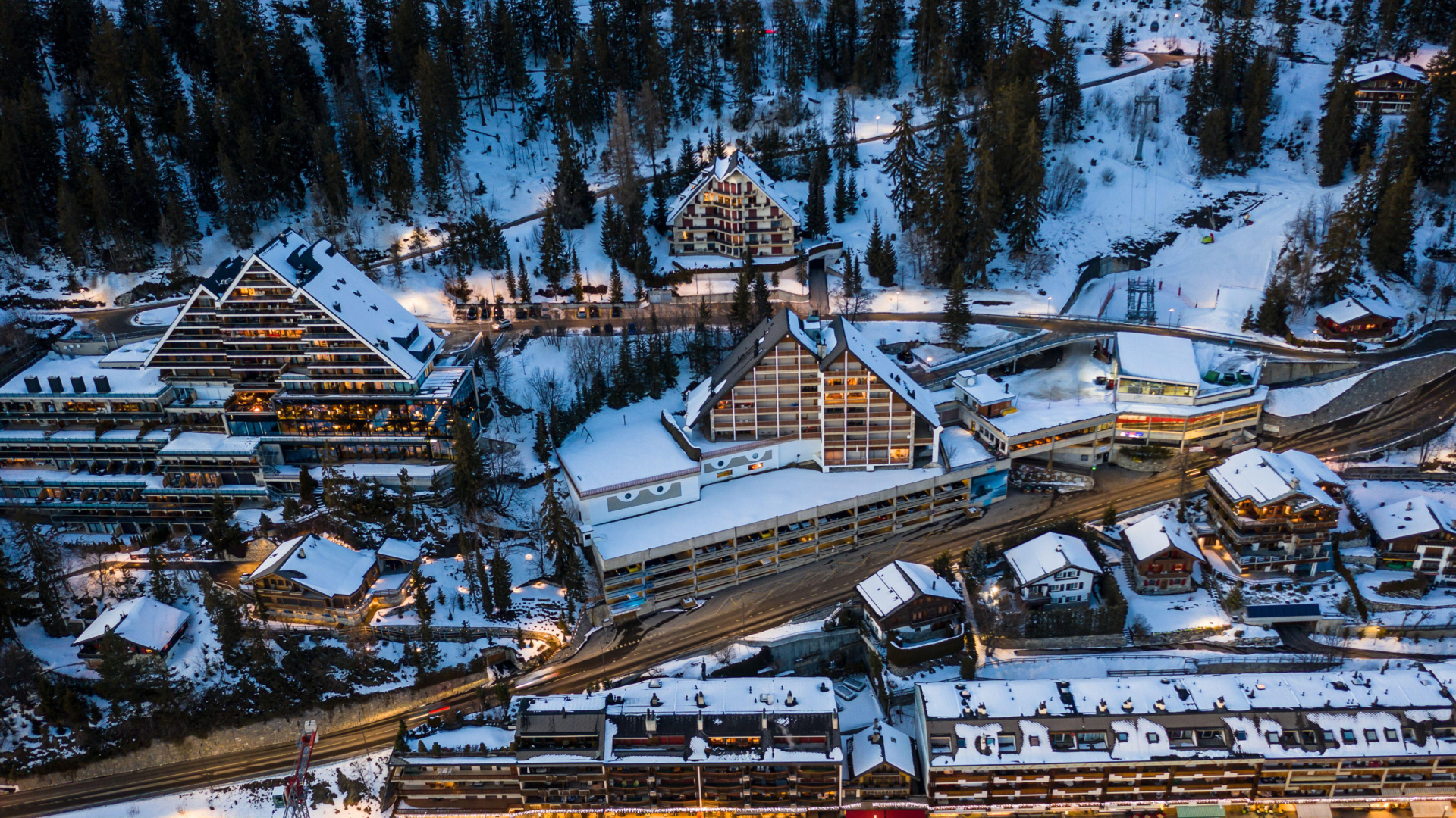 Varios fallecidos y heridos en el incendio de un restaurante en una estación de esquí en el sur de Suiza