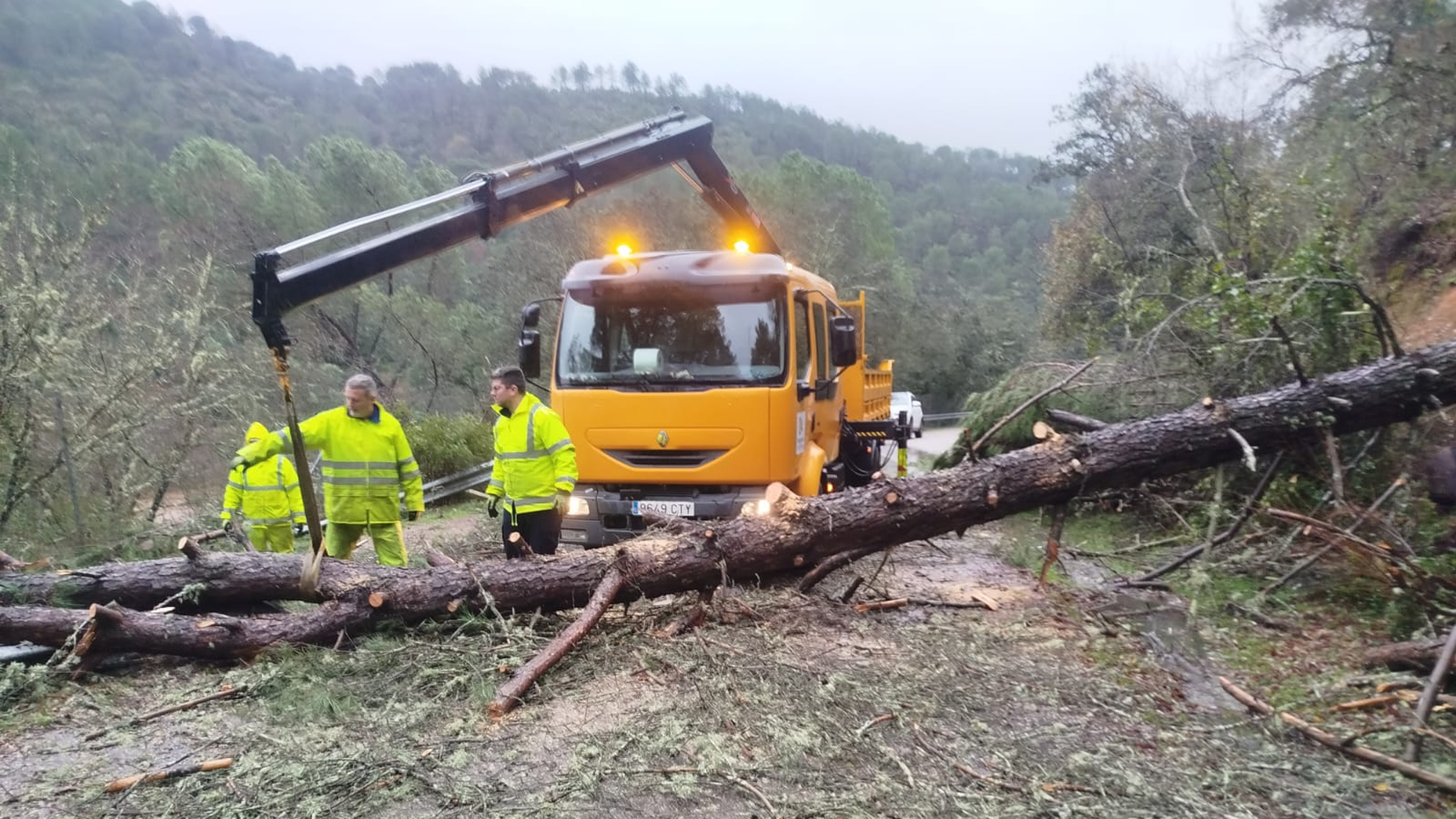 El temporal mantiene cortadas once carreteras en Córdoba por inundaciones y desprendimientos